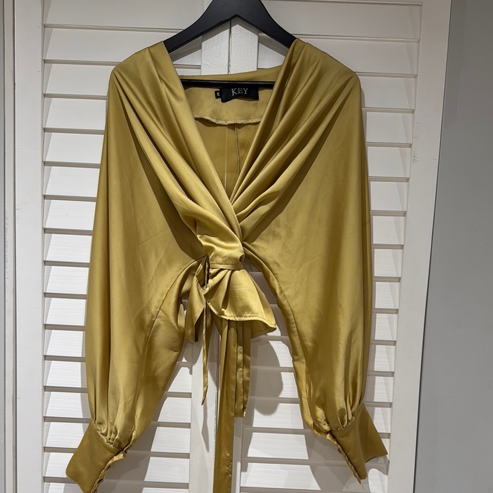 Urban outfitters long sleeves gold Blouse - Picture 4 of 9